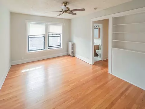 512 W Cornelia Ave, Chicago, IL 60657
