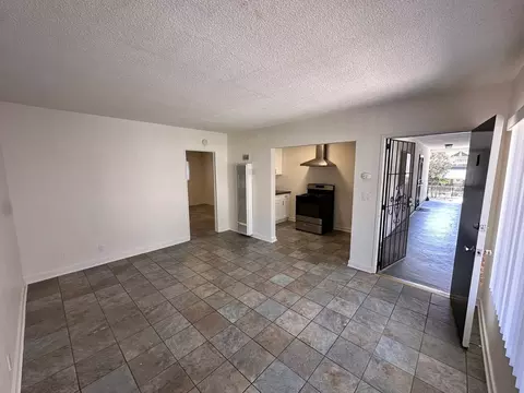 319 S Birch St, Santa Ana, CA 92701
