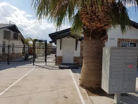1422 S Casino Center Blvd, Las Vegas, NV 89104