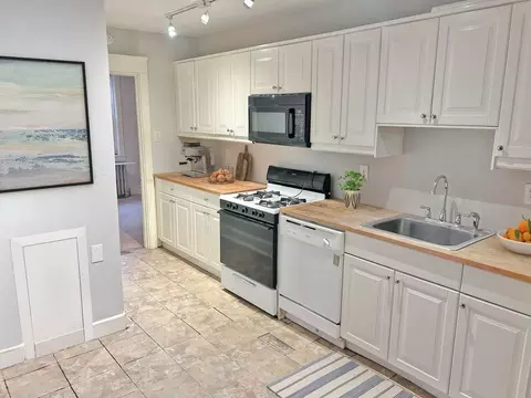 125 Ardmore Ave, Ardmore, PA 19003