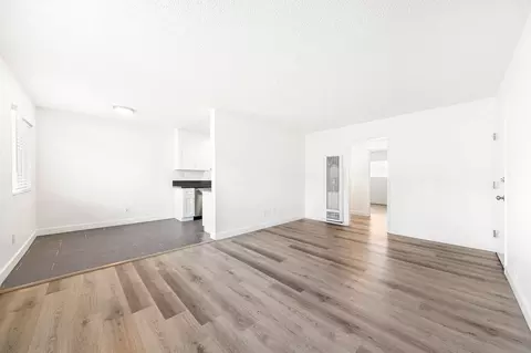 637 W 79th St, Los Angeles, CA 90044