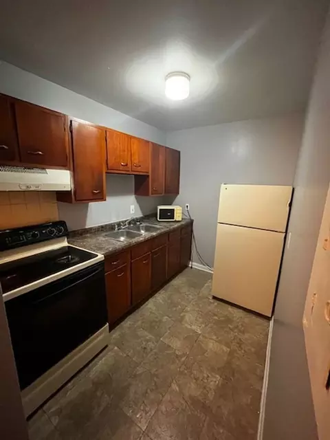 1570 Woodman Dr, Dayton, OH 45432
