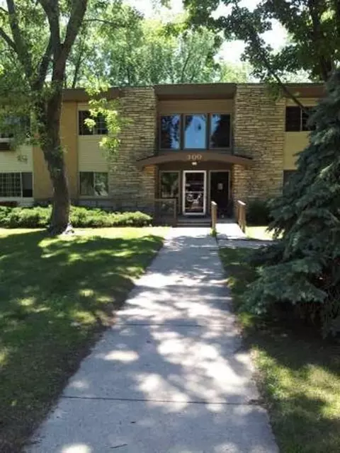 221 Huth St, Green Bay, WI 54302