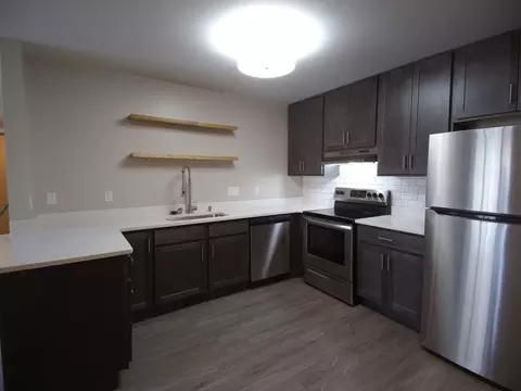806 Riverwalk Dr, Waukesha, WI 53188