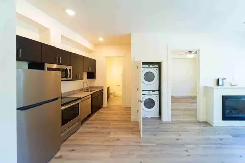7980 SW Capitol Hill Rd, Portland, OR 97219