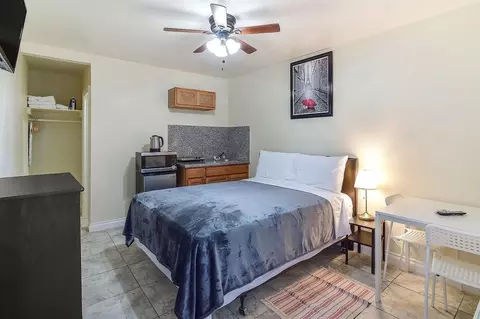 4905 W Adams Blvd, Los Angeles, CA 90016