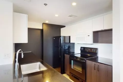 3560 Broadway Blvd, Kansas City, MO 64111