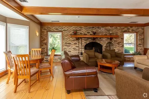 11766 Wakeley Plz, Omaha, NE 68154
