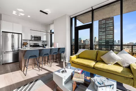 W Van Buren St, Chicago, IL 60605