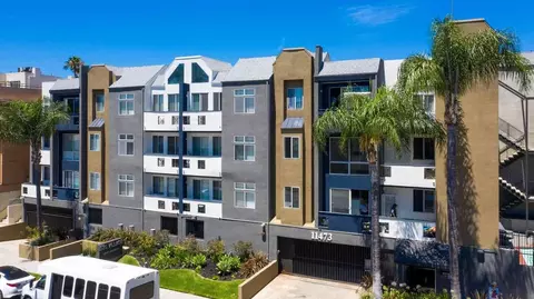 11473 Riverside Dr, Los Angeles, CA 91602