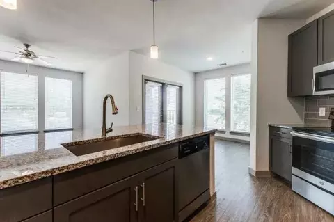 1900 N Beckley Ave, Dallas, TX 75208 photo 32