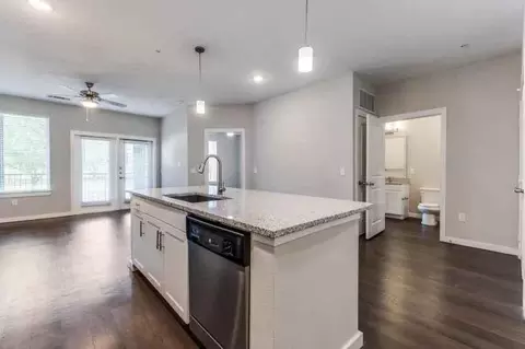 1900 N Beckley Ave, Dallas, TX 75208 photo 12