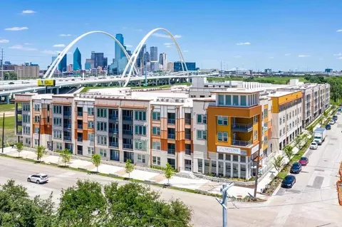 1900 N Beckley Ave, Dallas, TX 75208 photo 2