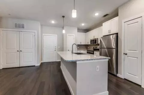 1900 N Beckley Ave, Dallas, TX 75208 photo 10
