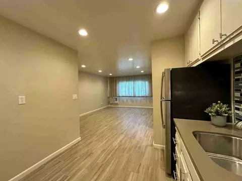 2400 Q St, Sacramento, CA 95816