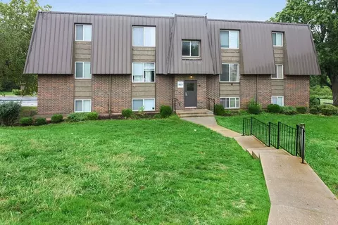 3813 Duck Rd, Grandview, MO 64030