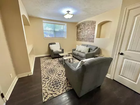 3007 Jackson St, Omaha, NE 68105