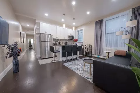 200 E 11th St, New York, NY 10003