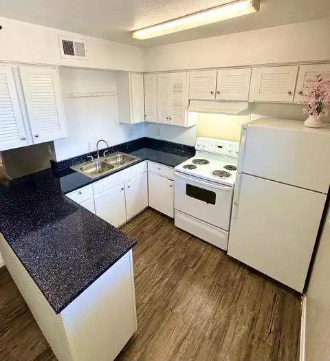 1520 W Kingsley Rd, Garland, TX 75041