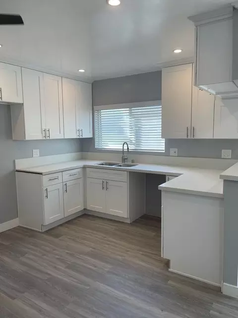 539 Sunset Ave, Los Angeles, CA 90291