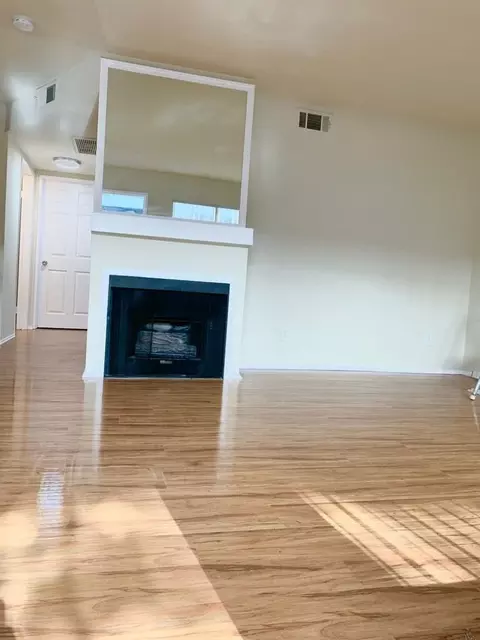 14309 Sylvan St, Van Nuys, CA 91401 photo 2