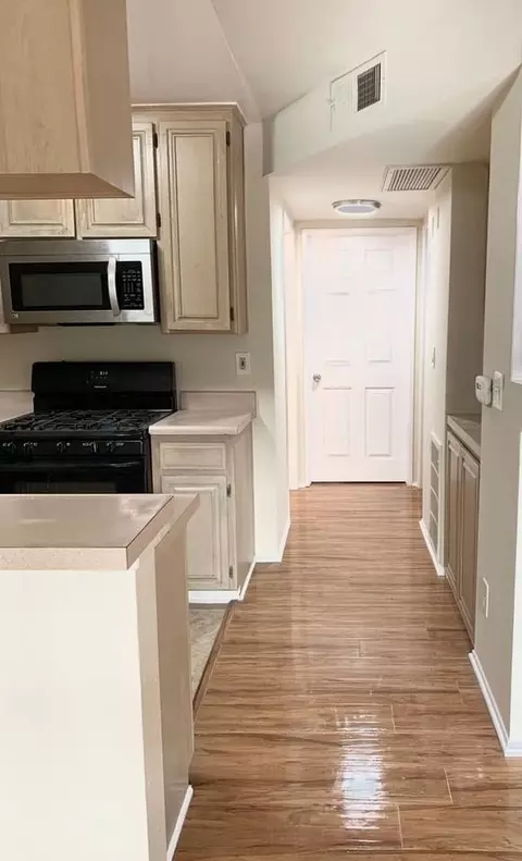 14309 Sylvan St, Van Nuys, CA 91401 photo 12