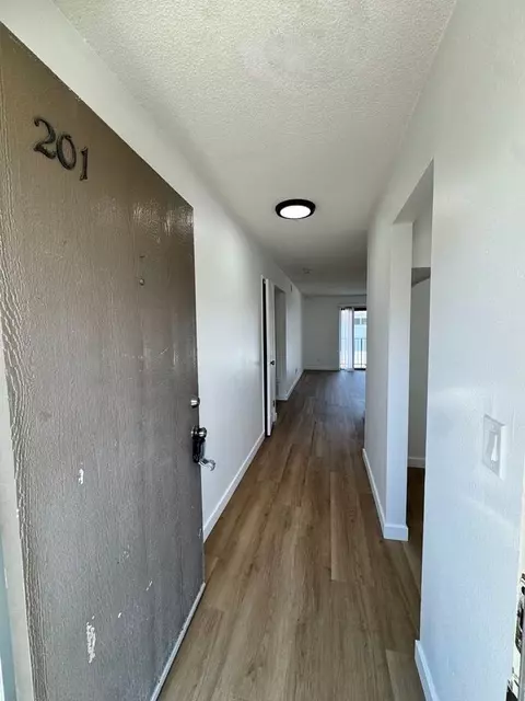 1995 Maple Ave, Costa Mesa, CA 92627
