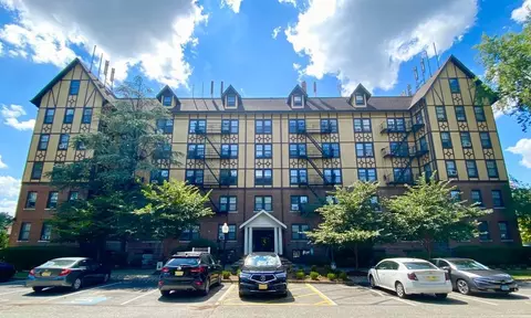 304 Hillside Ave, Nutley, NJ 07110
