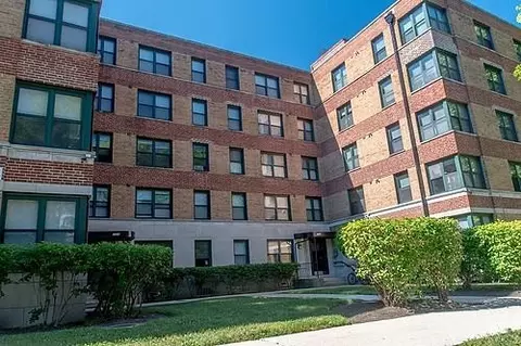 2529 W Fitch Ave, Chicago, IL 60645 photo 2