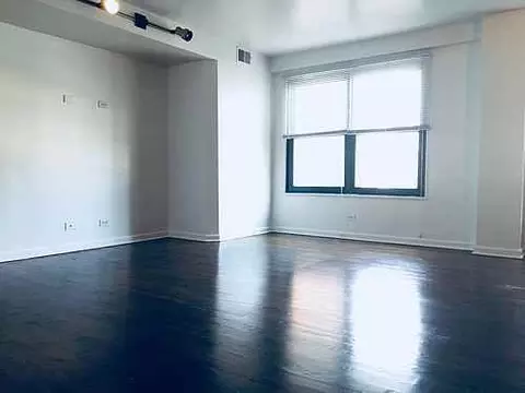 2529 W Fitch Ave, Chicago, IL 60645 photo 6