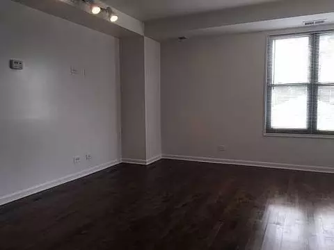 2529 W Fitch Ave, Chicago, IL 60645 photo 17
