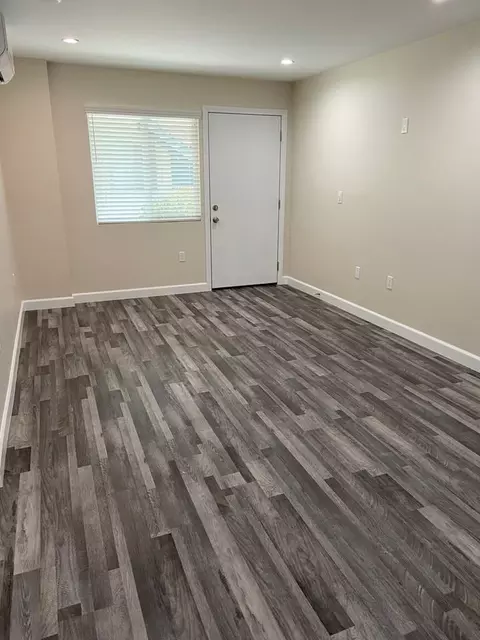 18355 Collins St, Los Angeles, CA 91356