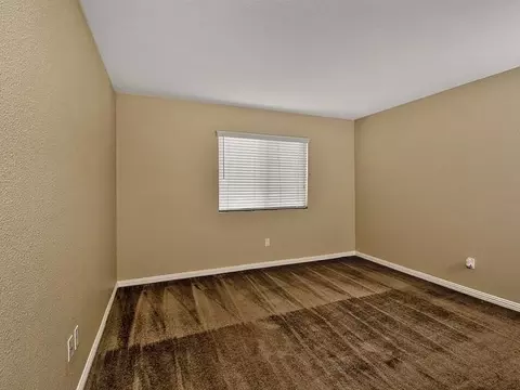 1120 W Linden St, Riverside, CA 92507 photo 9