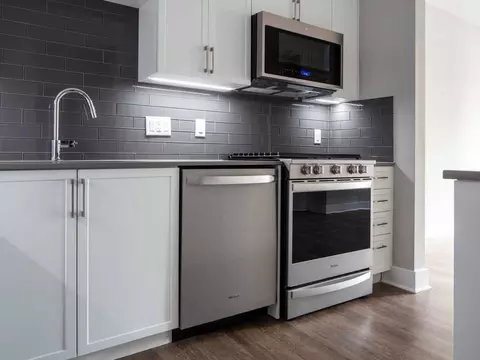 1775 Windsor Rd, Teaneck, NJ 07666 photo 4