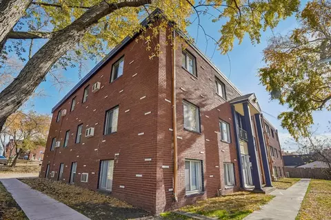 2271 Atlantic St, Maplewood, MN 55109