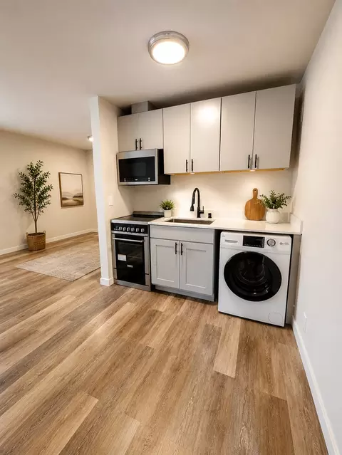 1106 16th Ave, Seattle, WA 98122