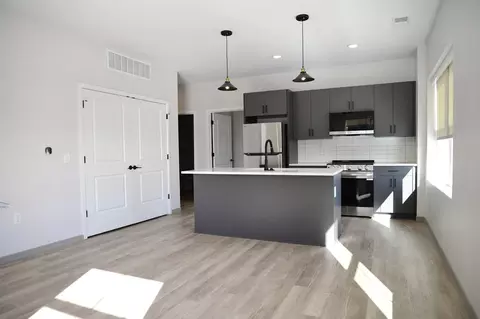 303 E 6th Ave, Columbus, OH 43201 photo 5