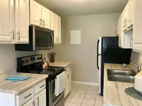 1950 Jade Ln, Eagan, MN 55122 photo 2