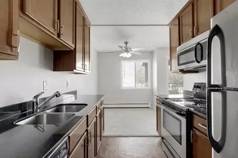1950 Jade Ln, Eagan, MN 55122 photo 3