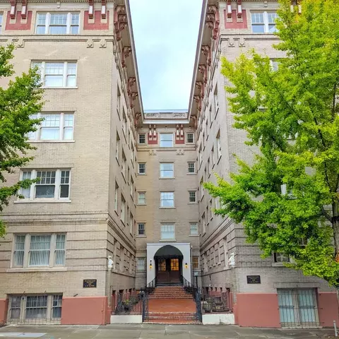 929 SW Salmon St, Portland, OR 97205