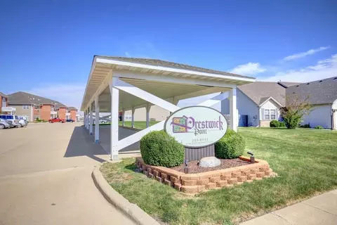 706 Inverness Rd, Champaign, IL 61822