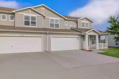 3116 Lockbourne Dr, Bellevue, NE 68123