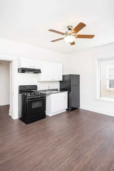 1723 Summit Ave, Seattle, WA 98122