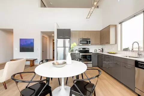 200 Belmont Ave E, Seattle, WA 98102