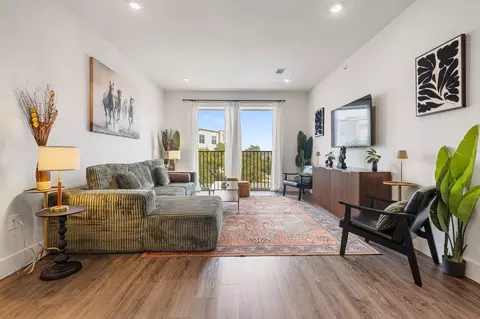 7522 12 W Slaughter Ln, Austin, TX 78749