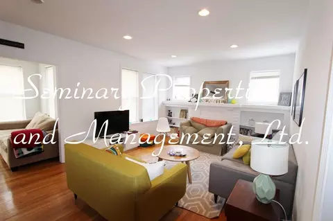 3453 N Bosworth Ave, Chicago, IL 60657