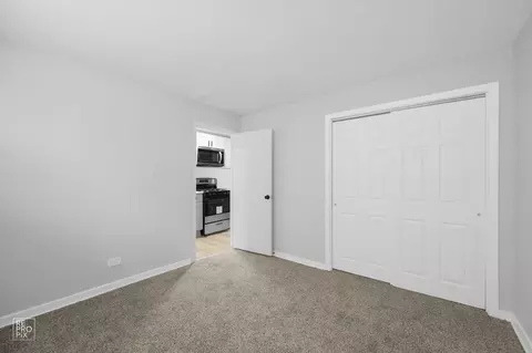 6832 S Crandon Ave, Chicago, IL 60649 photo 5