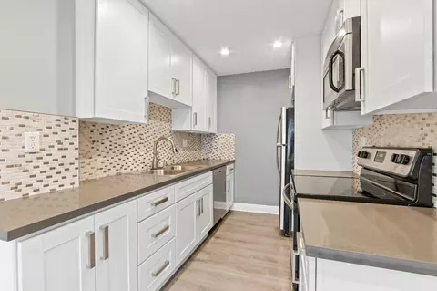 12100 Valley Spring Ln, Los Angeles, CA 91604