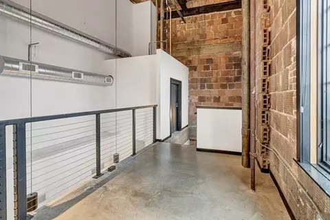 325 E Park Ave, Waterloo, IA 50703