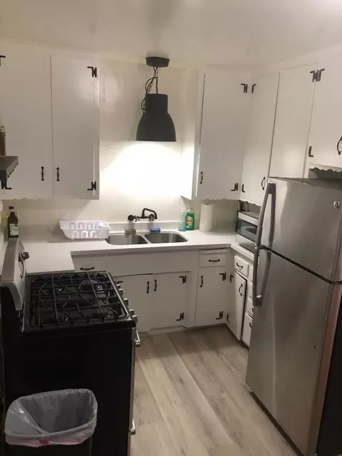 12423 Chandler Blvd, Valley Village, CA 91607